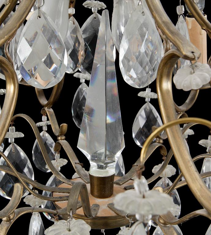 LJUSKRONA rokokostil, omkr 1900-talets mitt. Höjd: 56 cm.