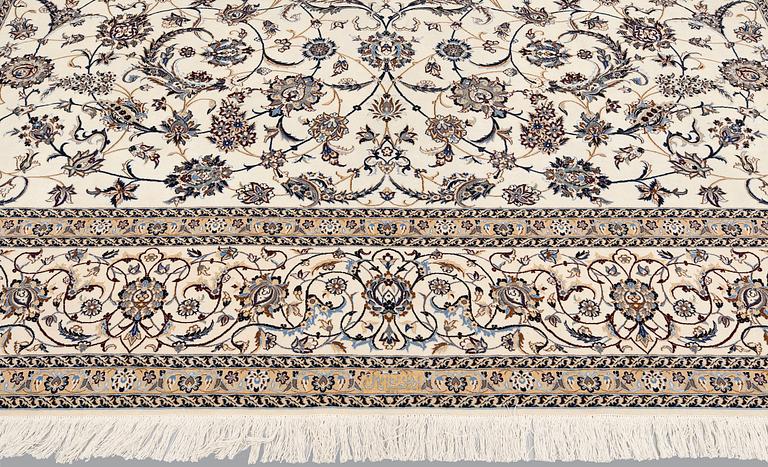 A part silk Nain carpet, so-called 6LAA, approx. 400 x 304 cm.