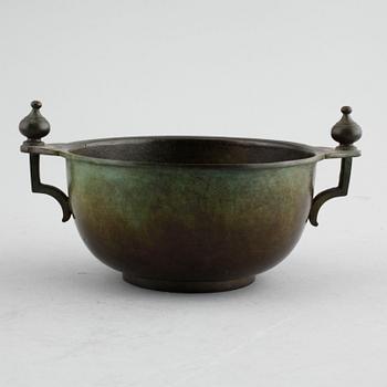 A bronze bowl by GAB, from the first half of the 20th century.