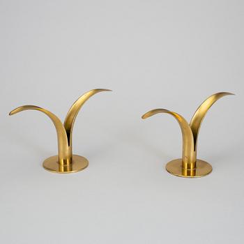 LJUSSTAKAR, 2 st, mässing, "Liljan", Ivar Ålenius Björk, Ystad-Metall.