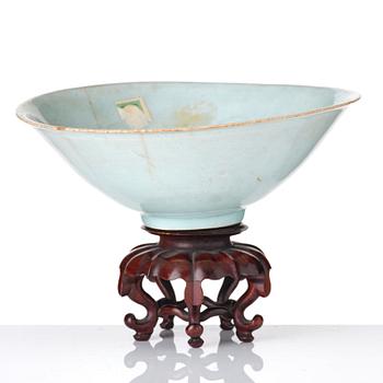 A qingbai bowl, Song dynasty (618-906).