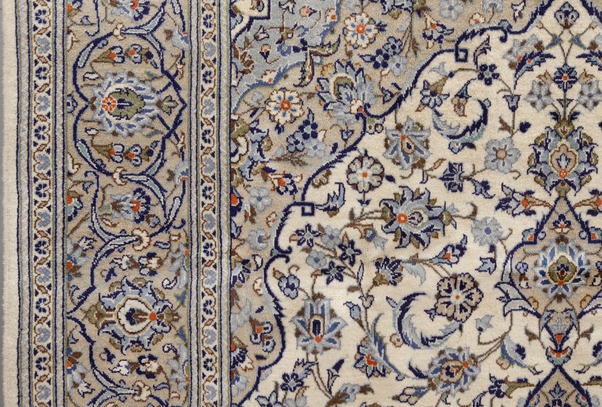 A Keshan carpet, approx. 297 x 198 cm.