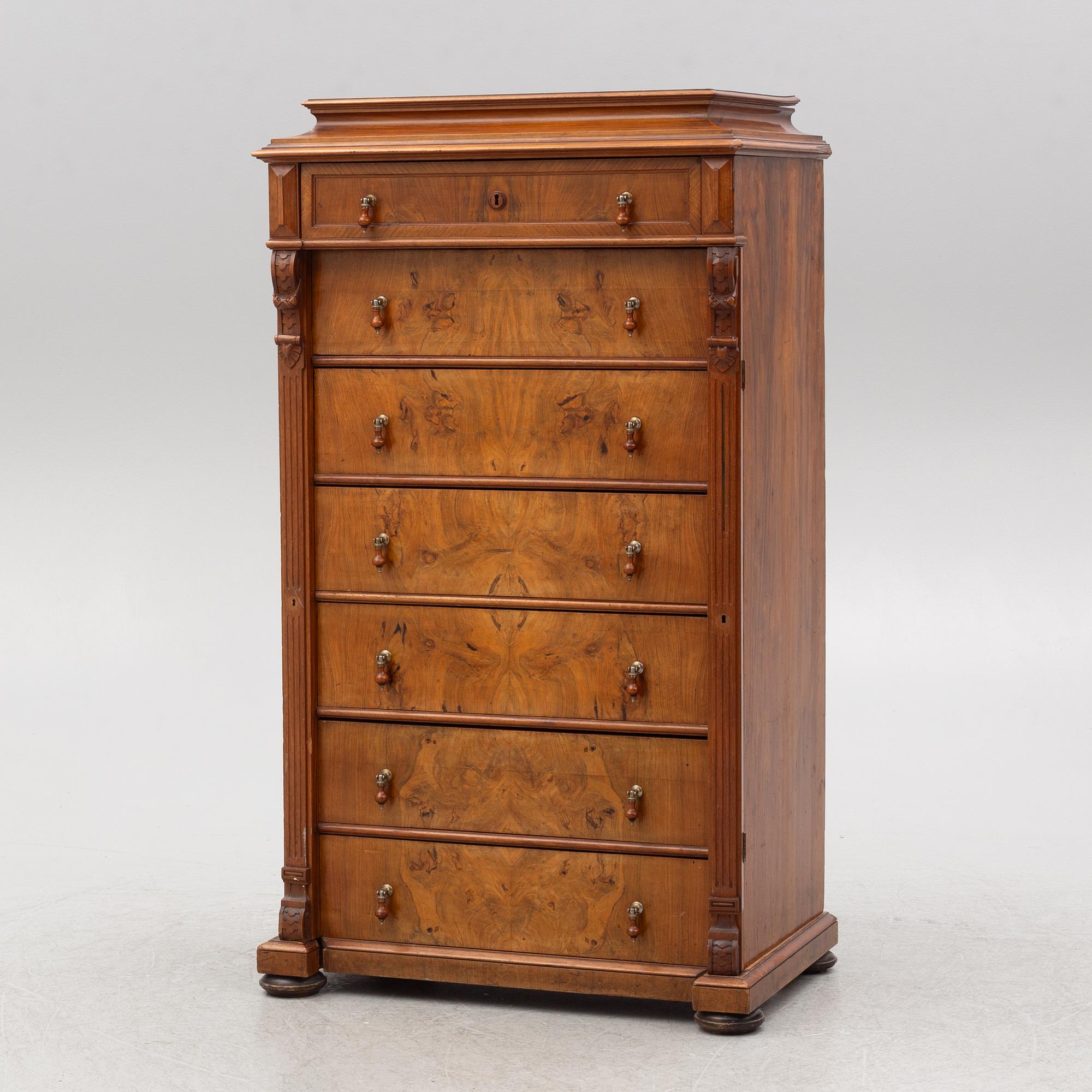 A chest of drawers, late 19th Century.