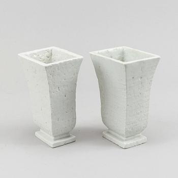 Gunnar Nylund, a pair of two stoneware vases, Röstrand, Sweden.