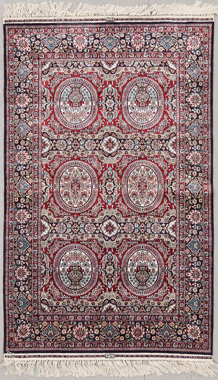MATTA, orientalisk, signerad, silke, 1900-talets slut, ca 150 x 92 cm.