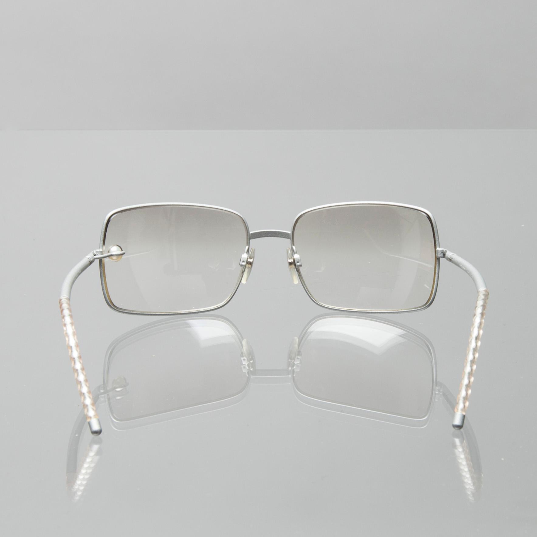 SOLGLASÖGON, Chanel.