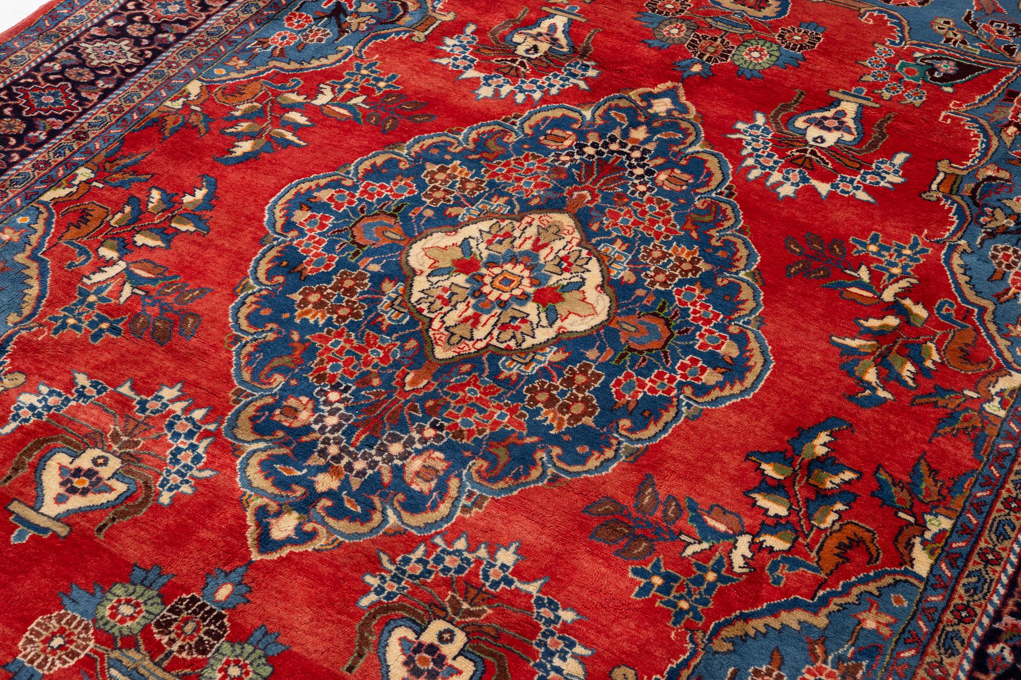A Viss carpet, approx. 304 x 228 cm.