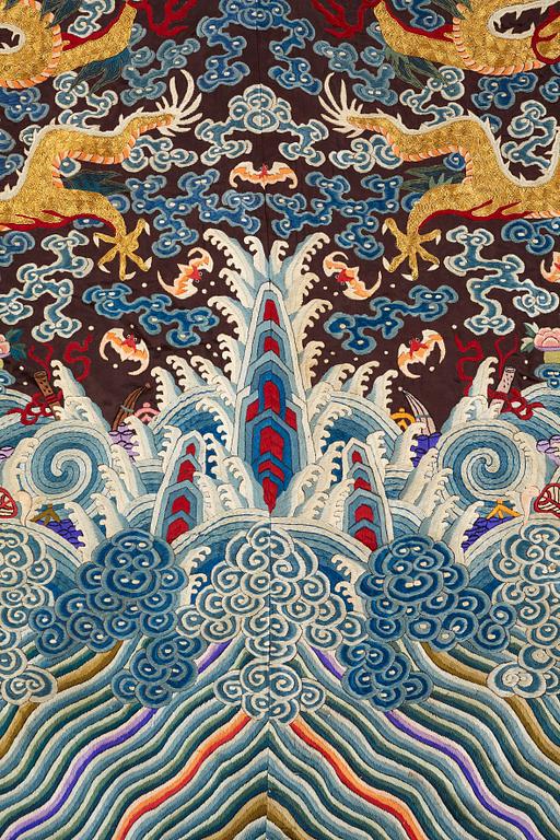 A Chinese embroidered silk robe, late Qing dynasty, circa 1900.