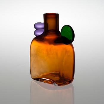 OIVA TOIKKA, A POMPOM BOTTLE. N 526, Signed Oiva Toikka Nuutajärvi Notsjö. 1970-1972.