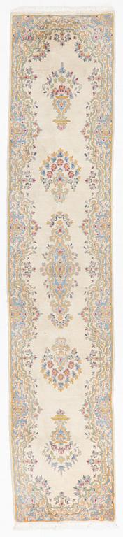 Gallerimatta, orientalisk, 360 x 75 cm.