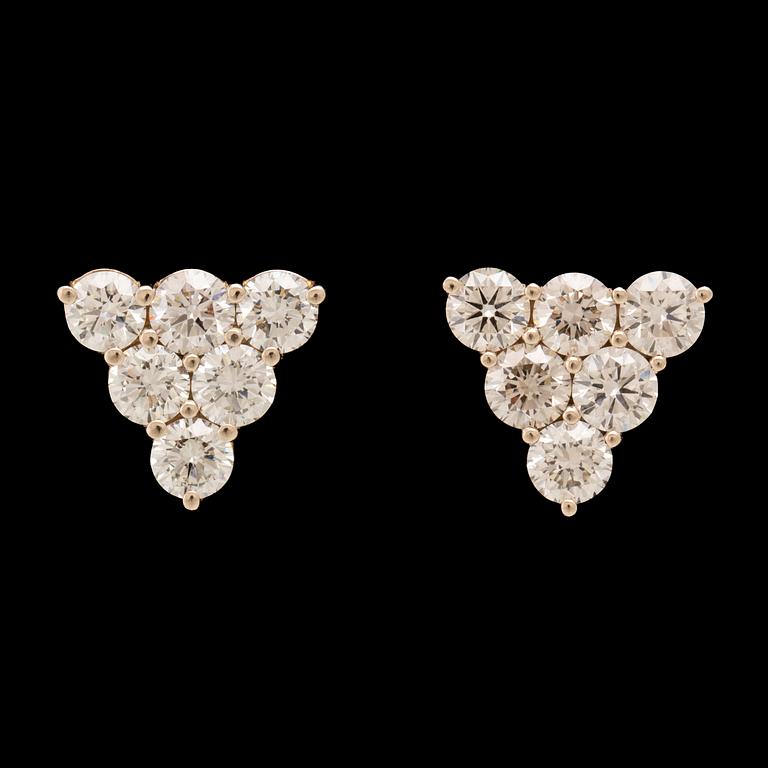 Earrings, a pair of 18K white gold with round brilliant-cut diamonds.