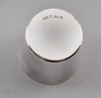 SUPKOPPAR, 12 st, silver, C G Hallberg, Stockholm 1950-tal. Total vikt ca 306 g.