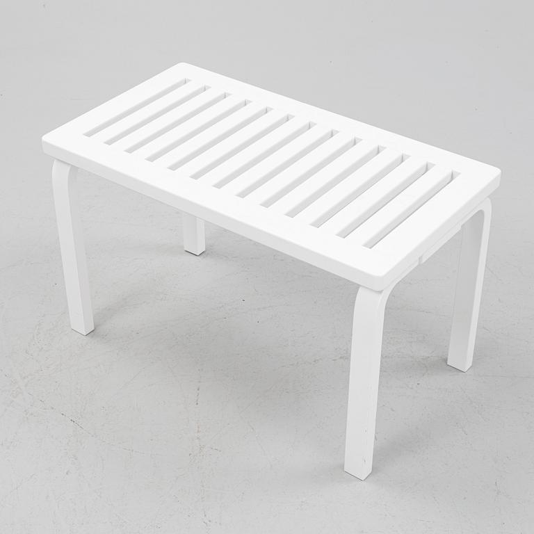 Alvar Aalto, a model "153 B" bench, Artek.