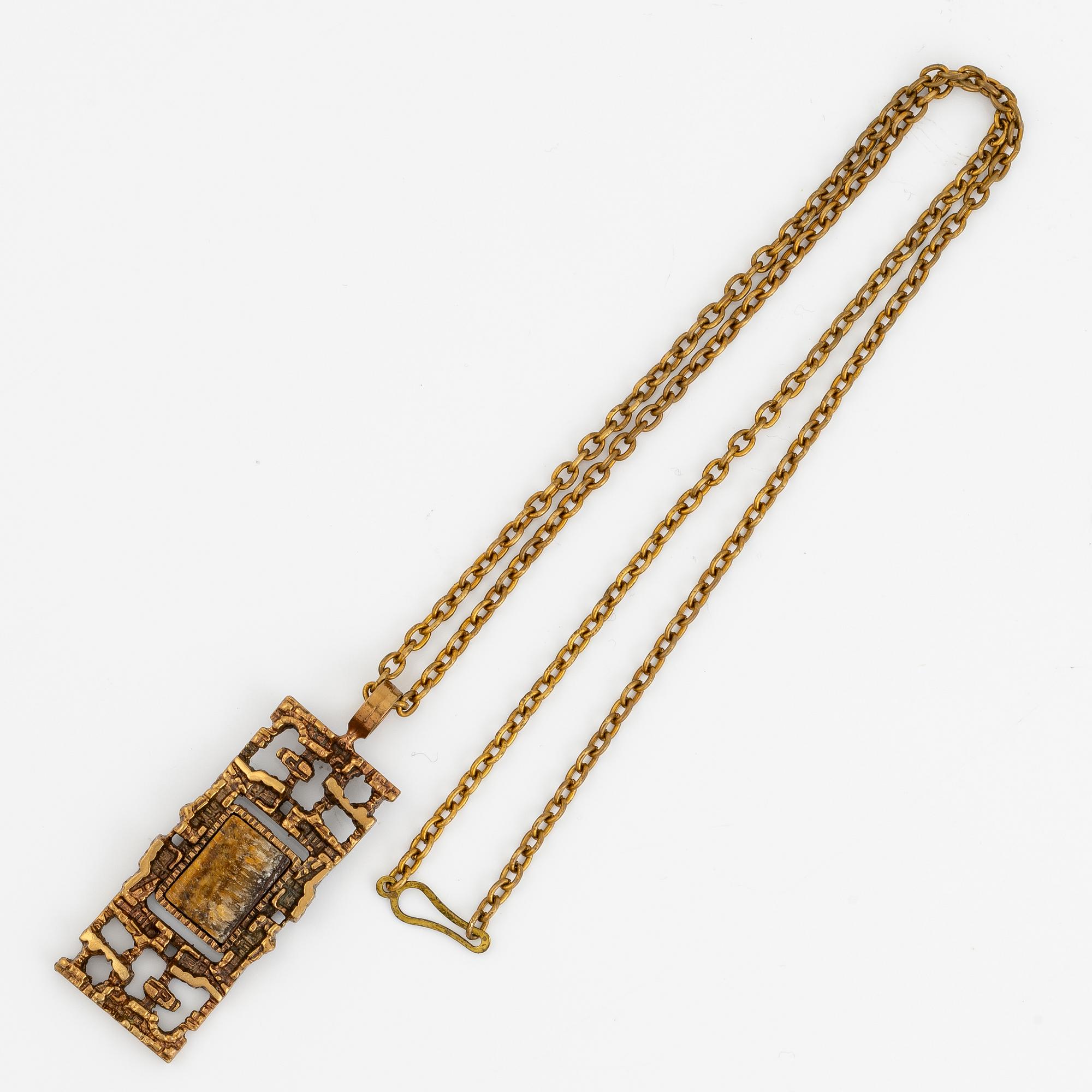 Pentti Sarpaneva, Collier,brons med tigeröga. Möjligen Pentti Sarpaneva,