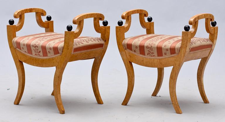 TABURETTER, ett par, Karl Johan-stil, 1800-talets slut.