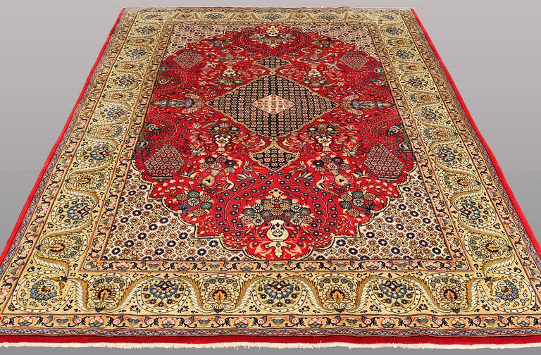 MATTO, Figural Ghom part silk, ca 330 x 210.