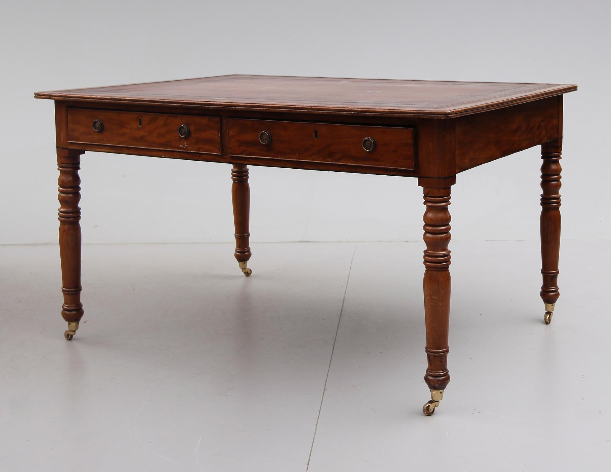 SKRIVBORD, England, 1800-talets andra hälft.