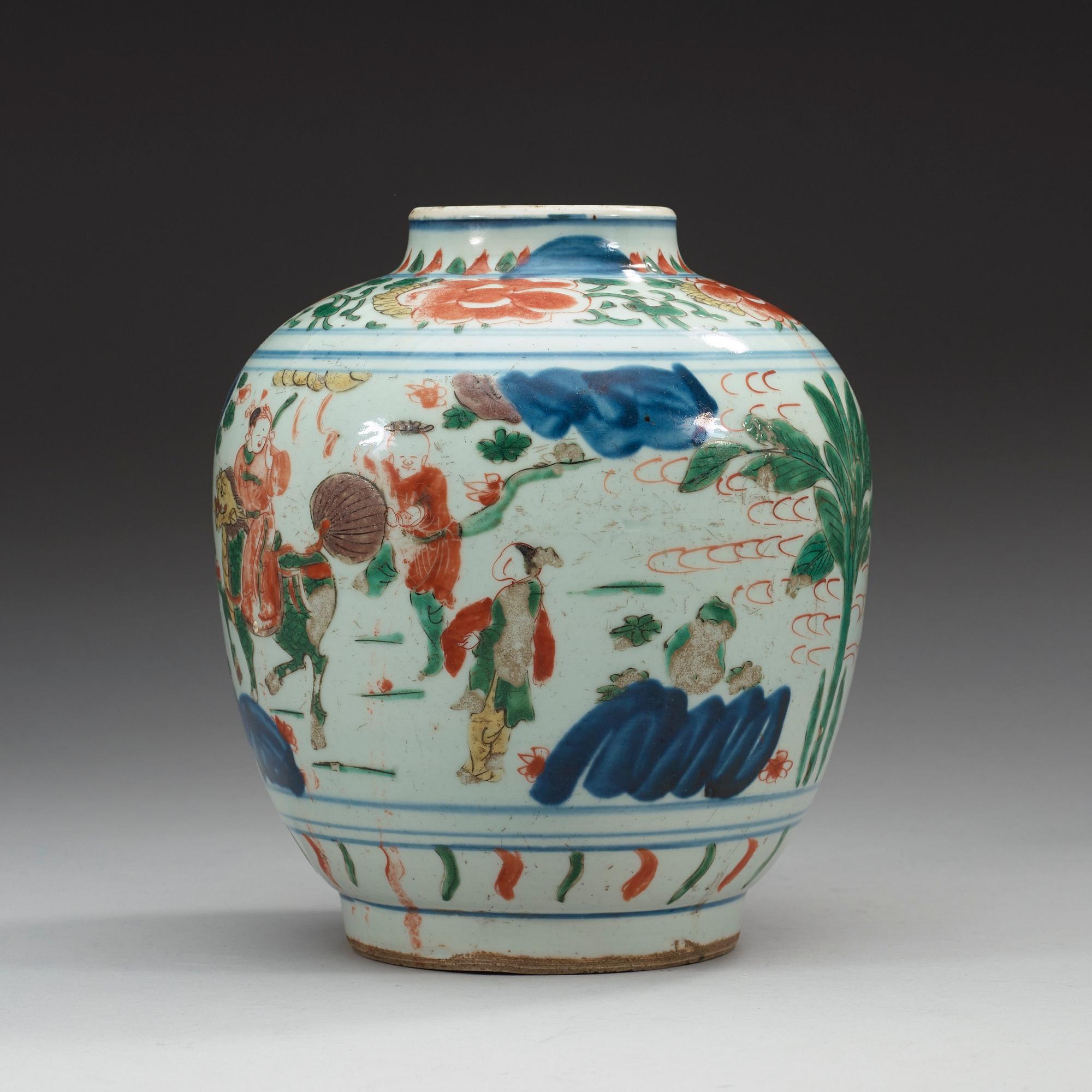 A Transitional wucai jar, 17th Century.