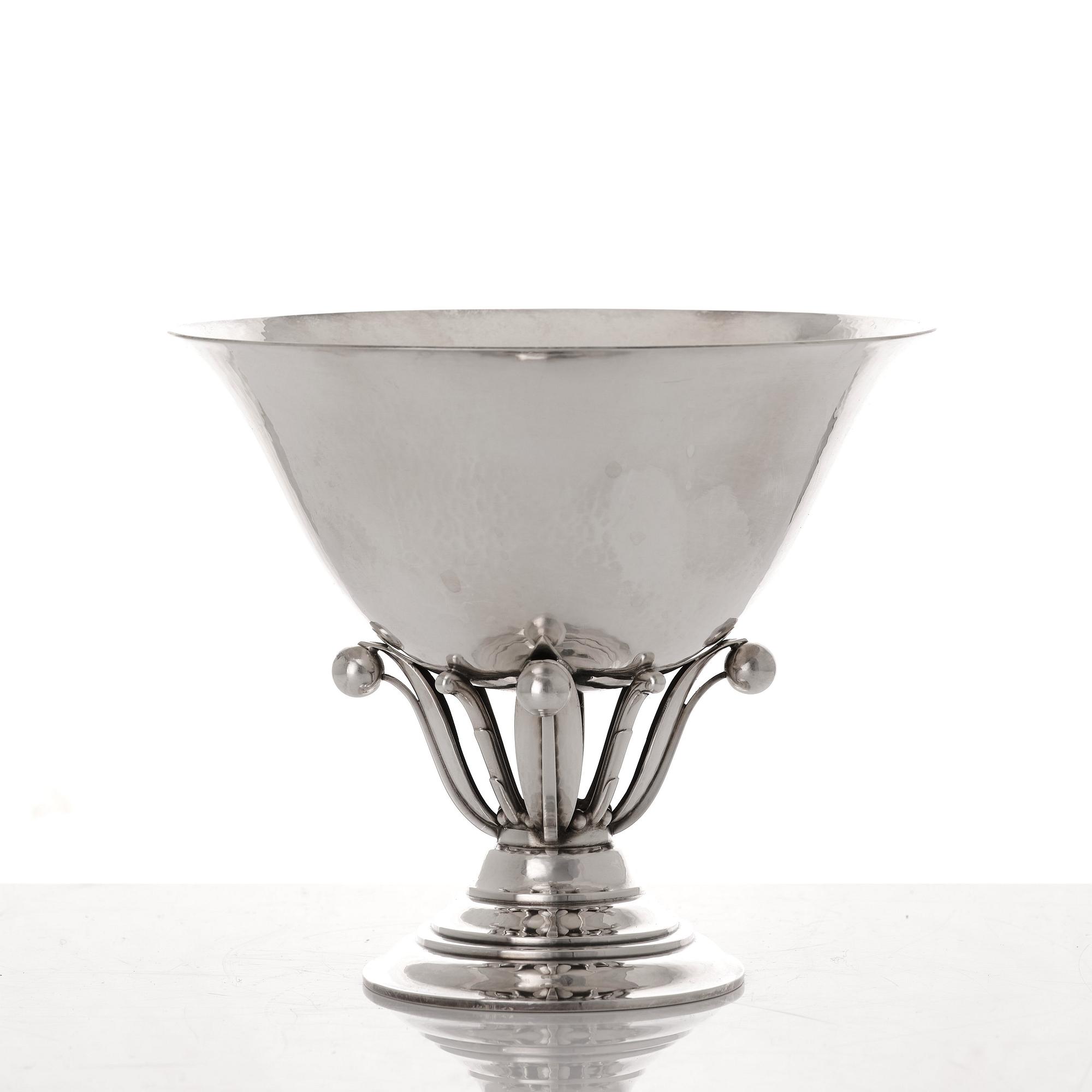 Johan Rohde, skål på fot, Georg Jensen Köpenhamn, 1945-77, sterling silver, designnr 6.