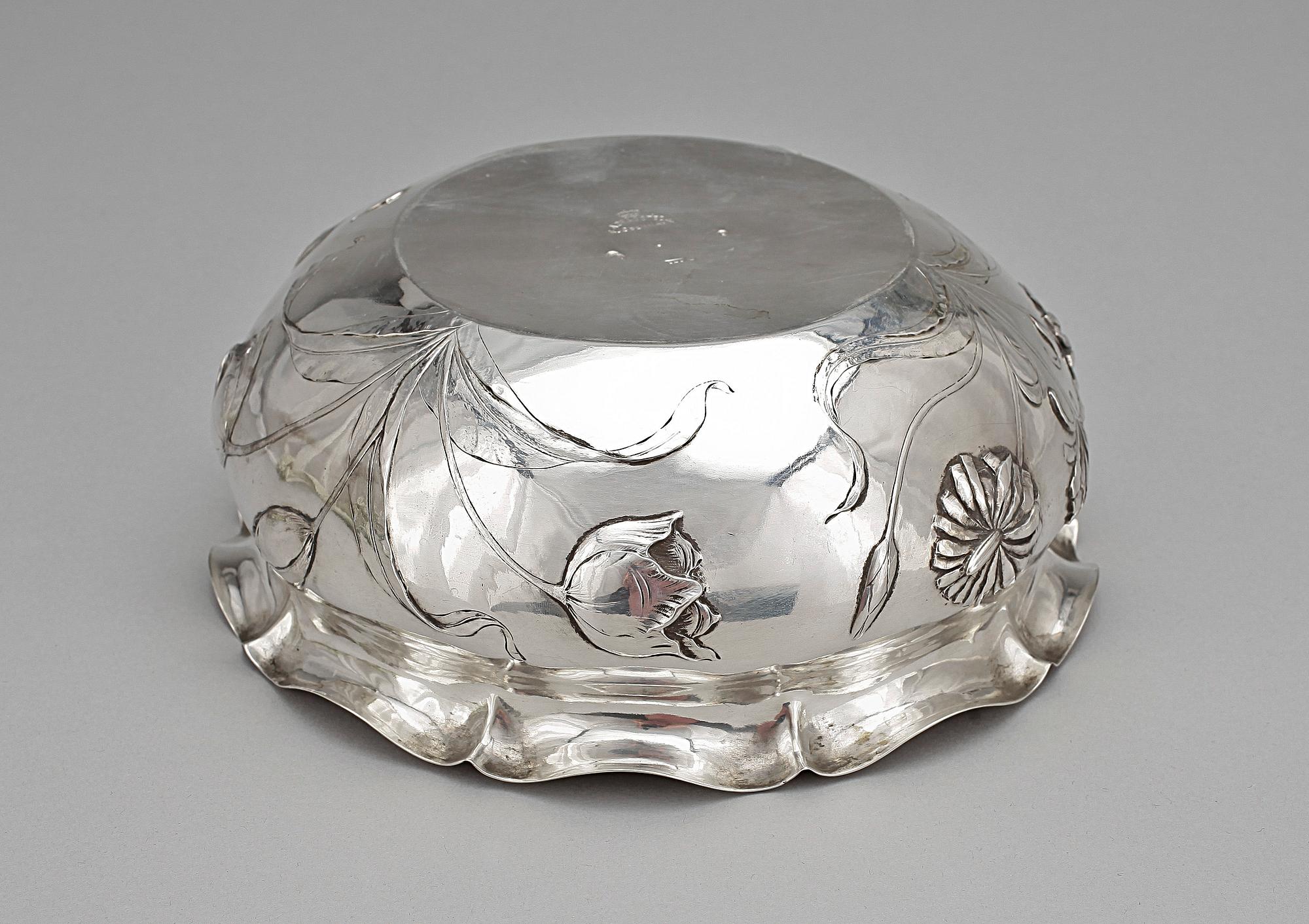 SKÅL, silver. A. Dragsted, Danmark, Jugend, 1900-talets första kvartal. Vikt 343 g.