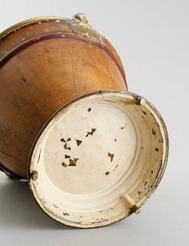 VINKYLARE, mässing och bemålad plåt, 1800-tal.