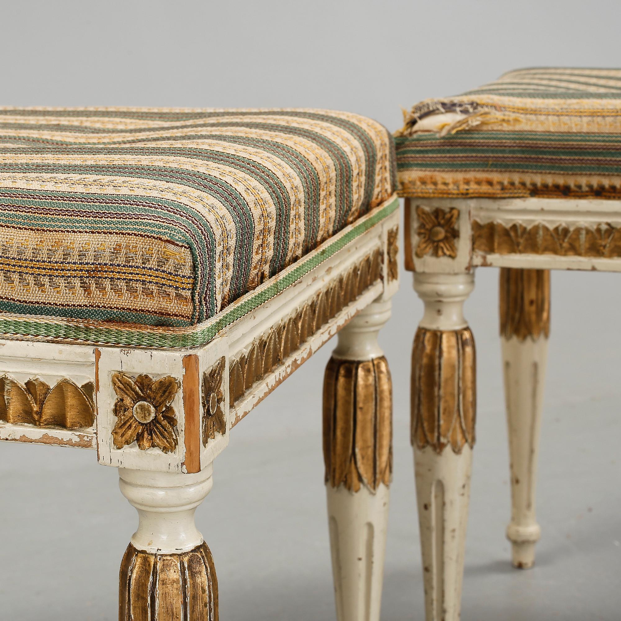 TABURETTER, ett par, gustaviansk stil, 1800-talets andra hälft.