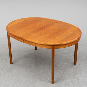 BERTIL FRIDHAGEN, a 'Sörgården' walnut table.