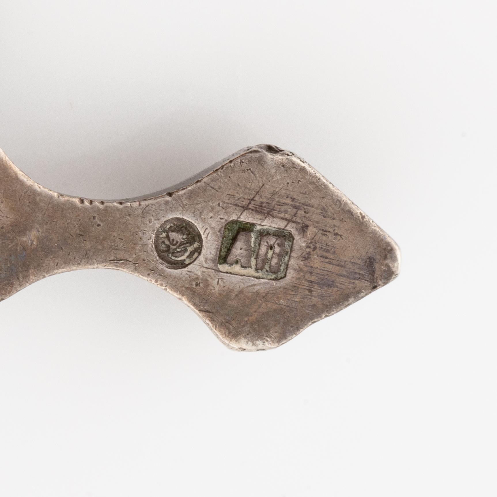 Costume jewellery and a kovsh, silver, three pieces, Russia.