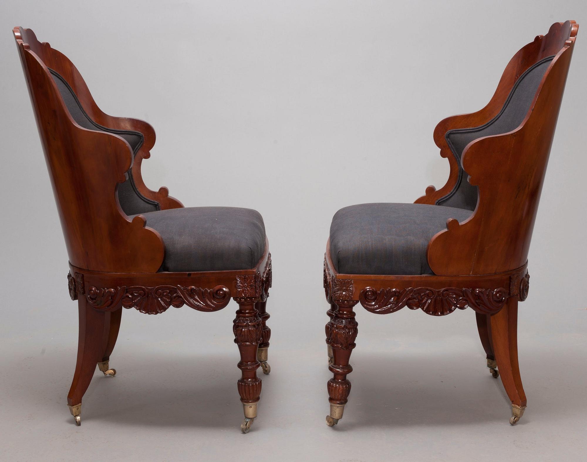 PAIR OF BATHTUB-ARMCHAIRS.