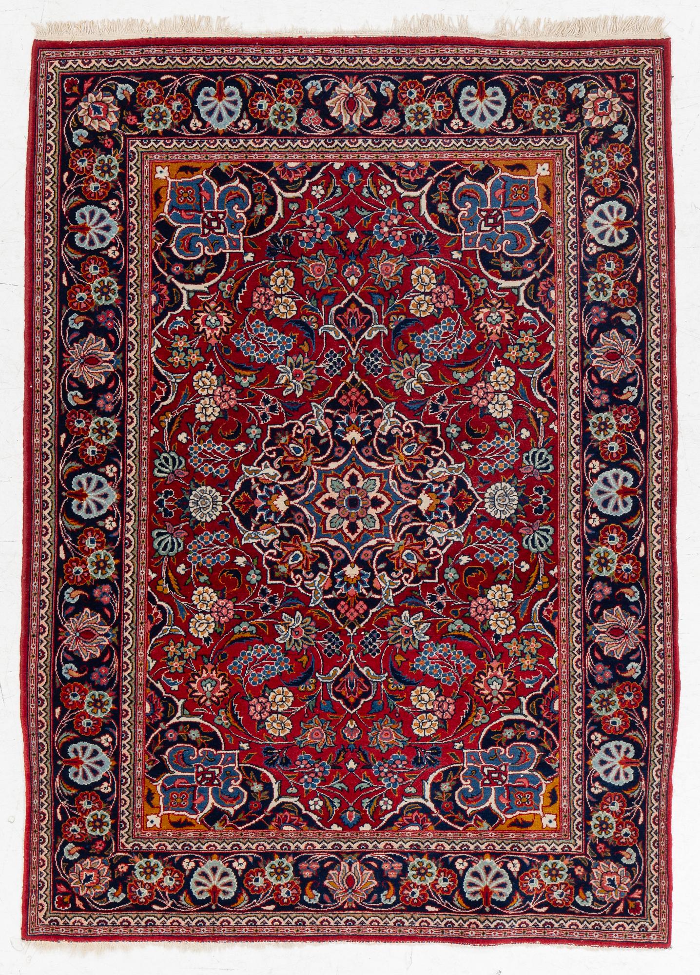 An oriental carpet, approx. 170 x 100 cm.