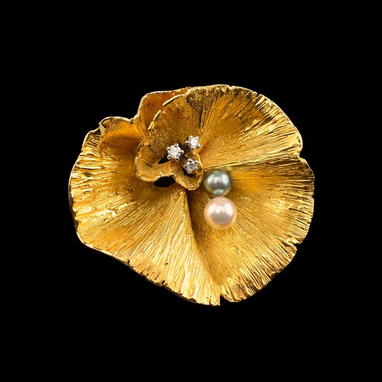 Lotta Orkomies, A BROOCH, gold 18K, "Lecanora", A. Tillander, Helsinki 1972. Weight 30 g.