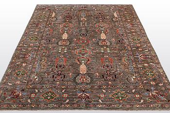 A rug, Zieglar design, ca 244 x 180 cm.