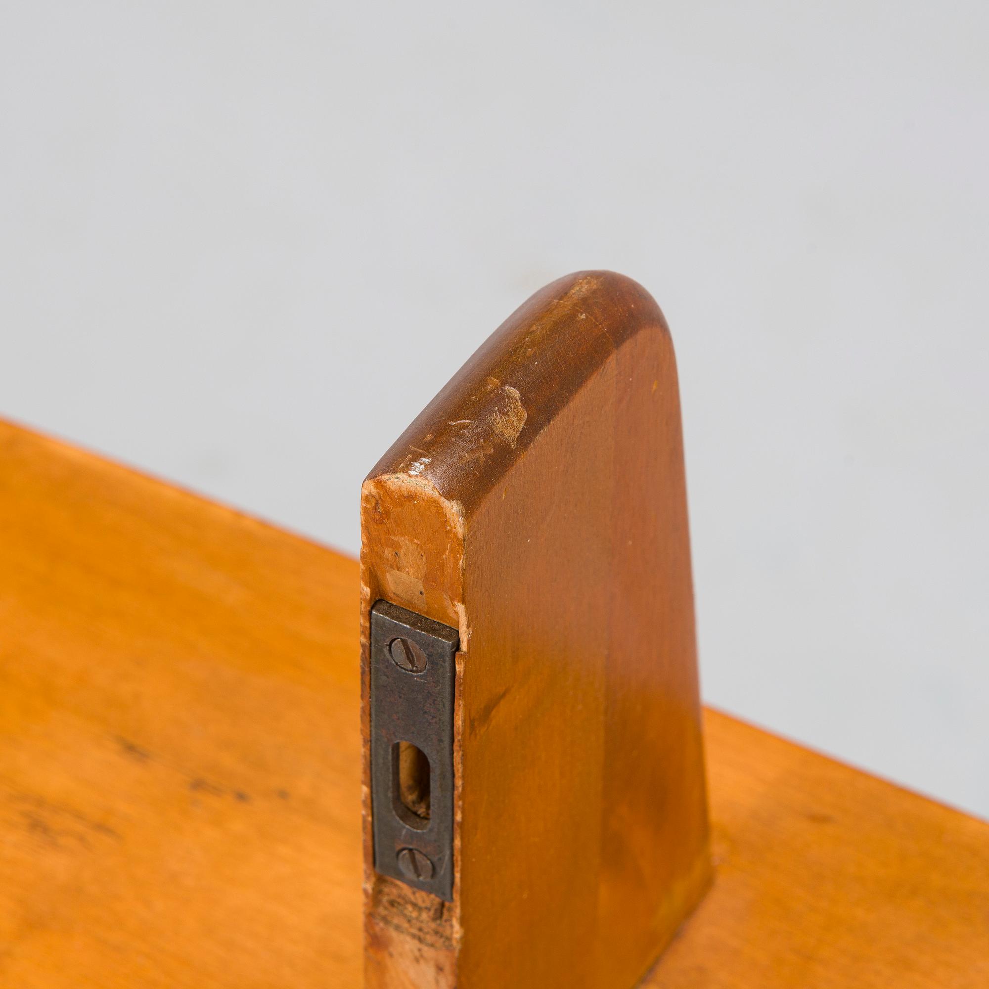 Ilmari Lappalainen, vägghylla /bokhylla "Leo", Asko 1900-talets mitt.