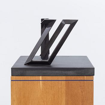 CARL MAGNUS, skulptur, brons, "Pavane II", signerad och daterad -87, numrerad 6/6.