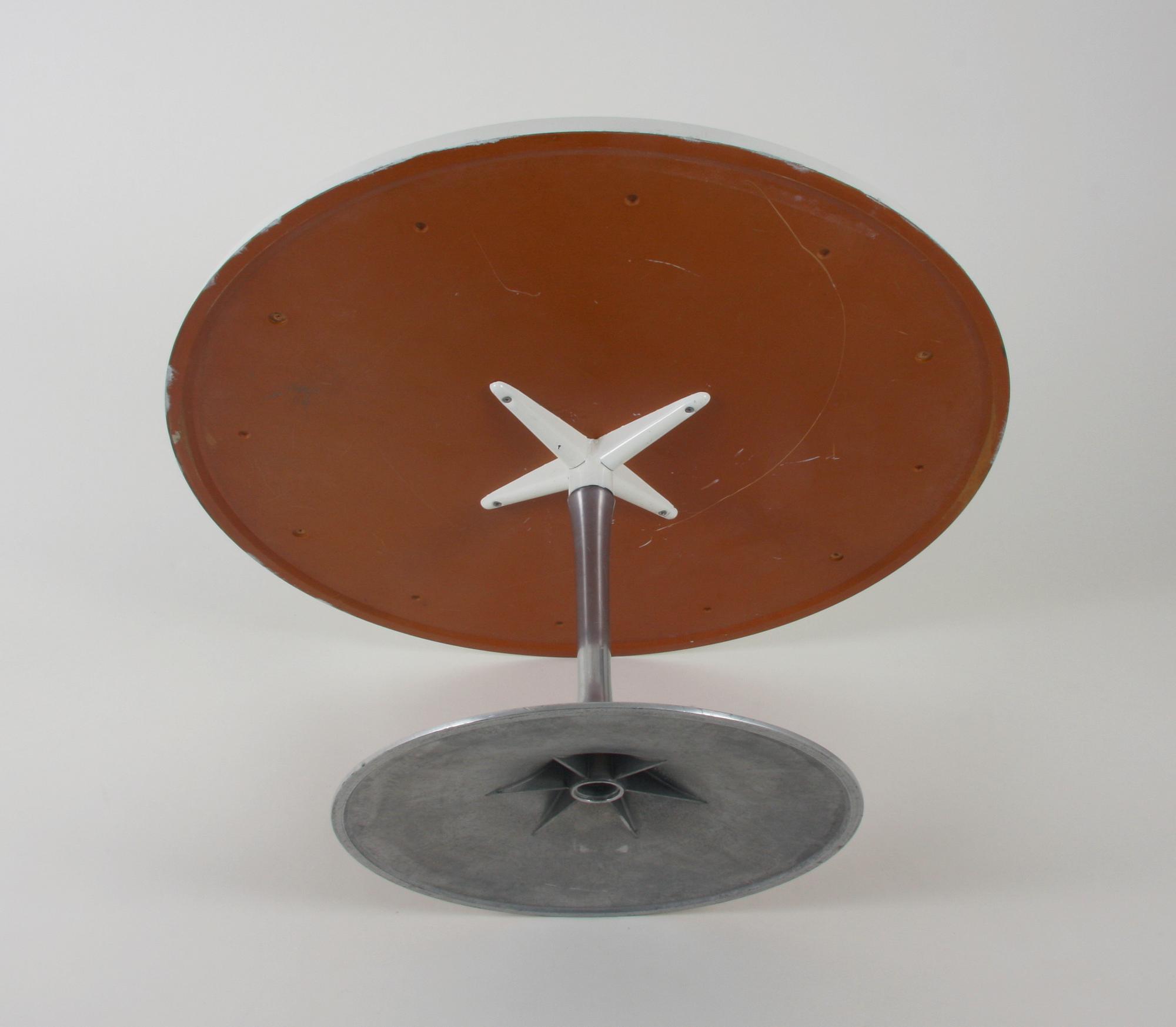 BORD, metall och komposit, 1970-tal.