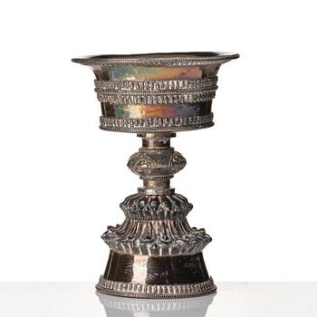 Smörlampa, låghaltigt silver. Tibet, 1800-tal.