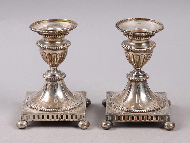 LJUSSTAKAR, ett par, silver, gustaviansk stil. GAB 1907.
