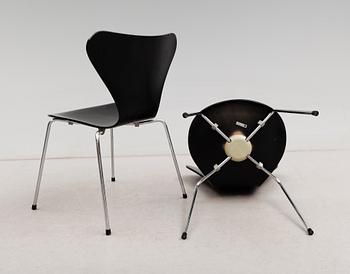 STOLAR, 4 st, "Sjuan", Arne Jacobsen, Fritz Hansen, 1990.