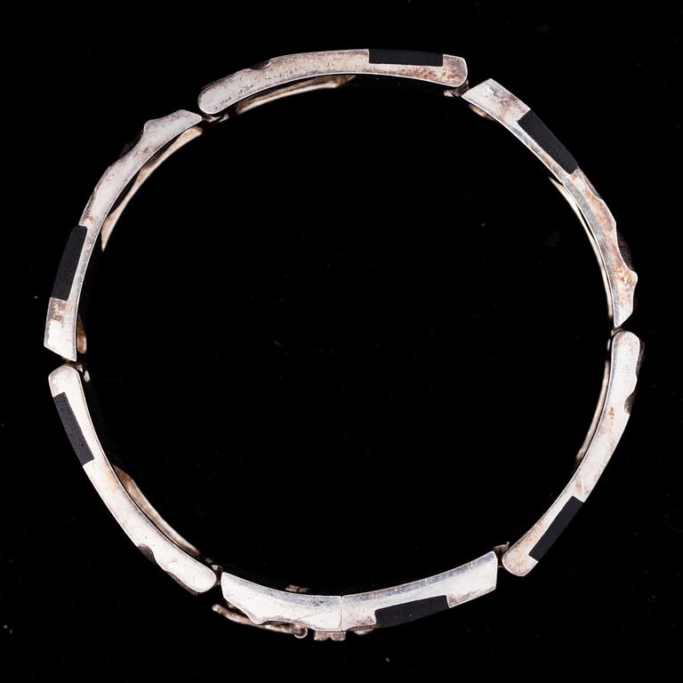 ZOLTAN POPOVITS, ARMBAND, sterling silver och ebenholtz, Lapponia 1987. Vikt 56 g.