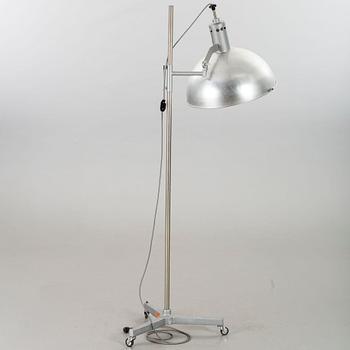A FLOOR STUDIO LAMP FOBA.