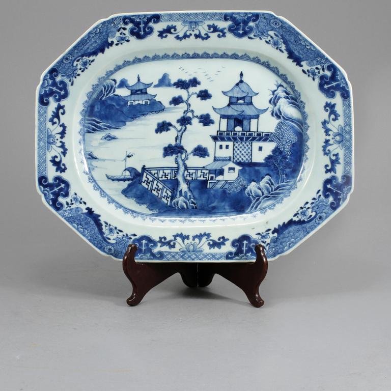 STEKFAT, porslin, Kina, 1700-tal.