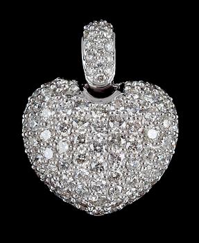 893. A brilliant cut diamond heart pendant, tot. 1.77 cts.