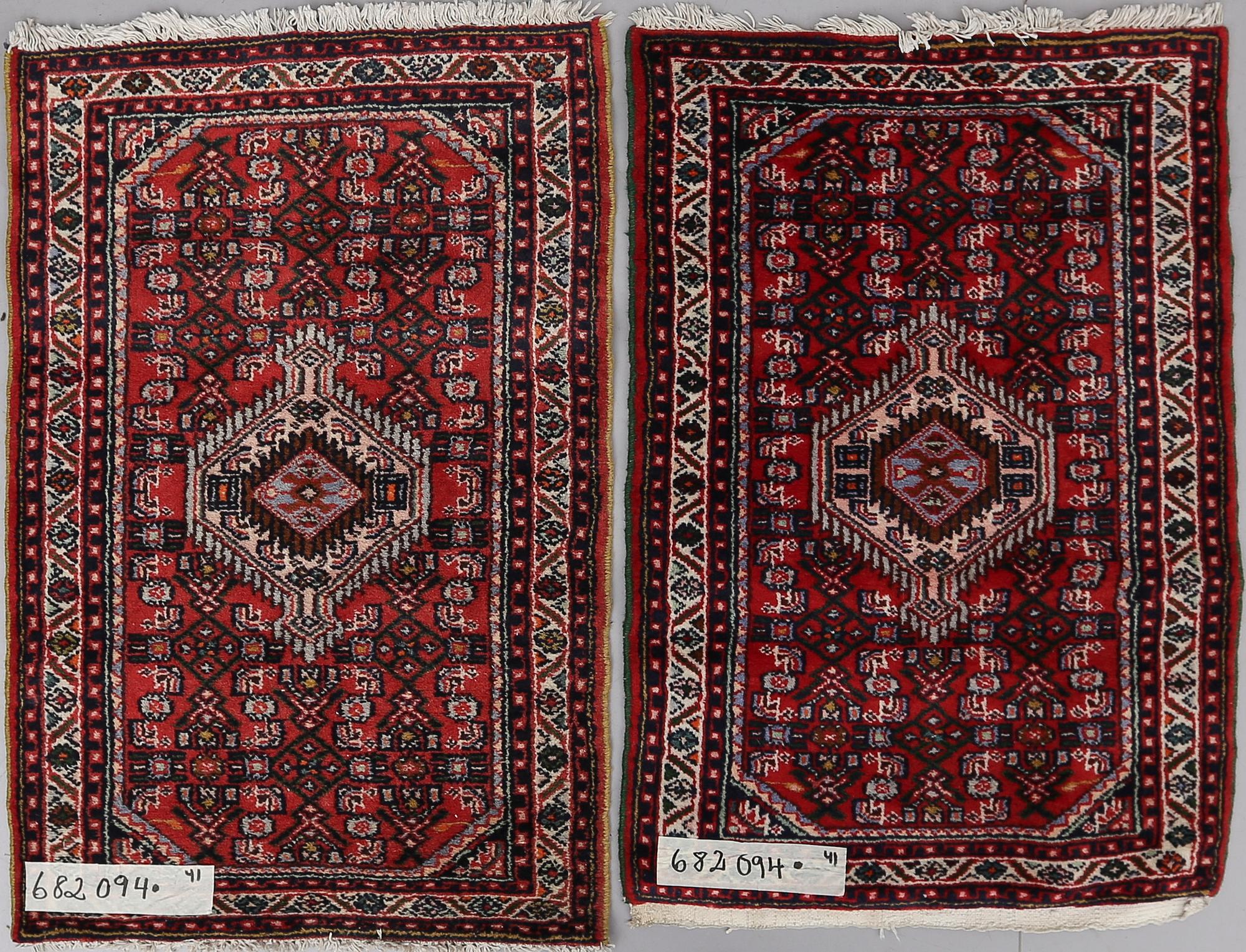 MATTOR, 2 st, orientaliska. Ca 90 x 60 samt 87 x 62 cm.