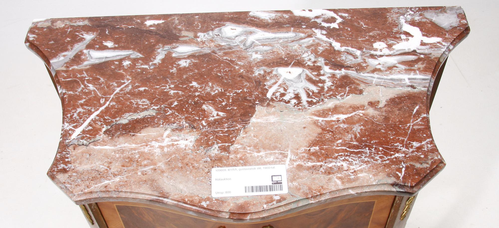 BYRÅ, gustaviansk stil, 1900-tal.