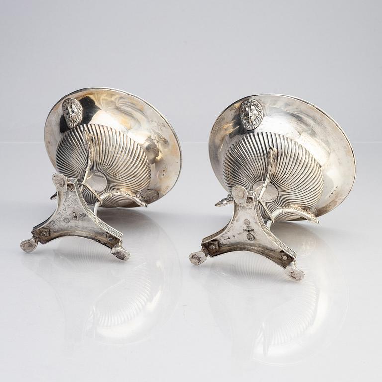A pair of Swedish early 19th century silver suger bowls with lids, marks of Johan Fredrik Björnstedt, Stockholm 1818.