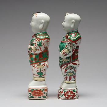 Two famille verte figurines, Qing dynastin, Kangxi (1662-1722).