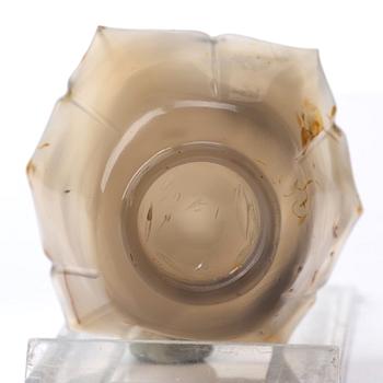 Two agathe cups and a censer with cover, Qing dynasty.