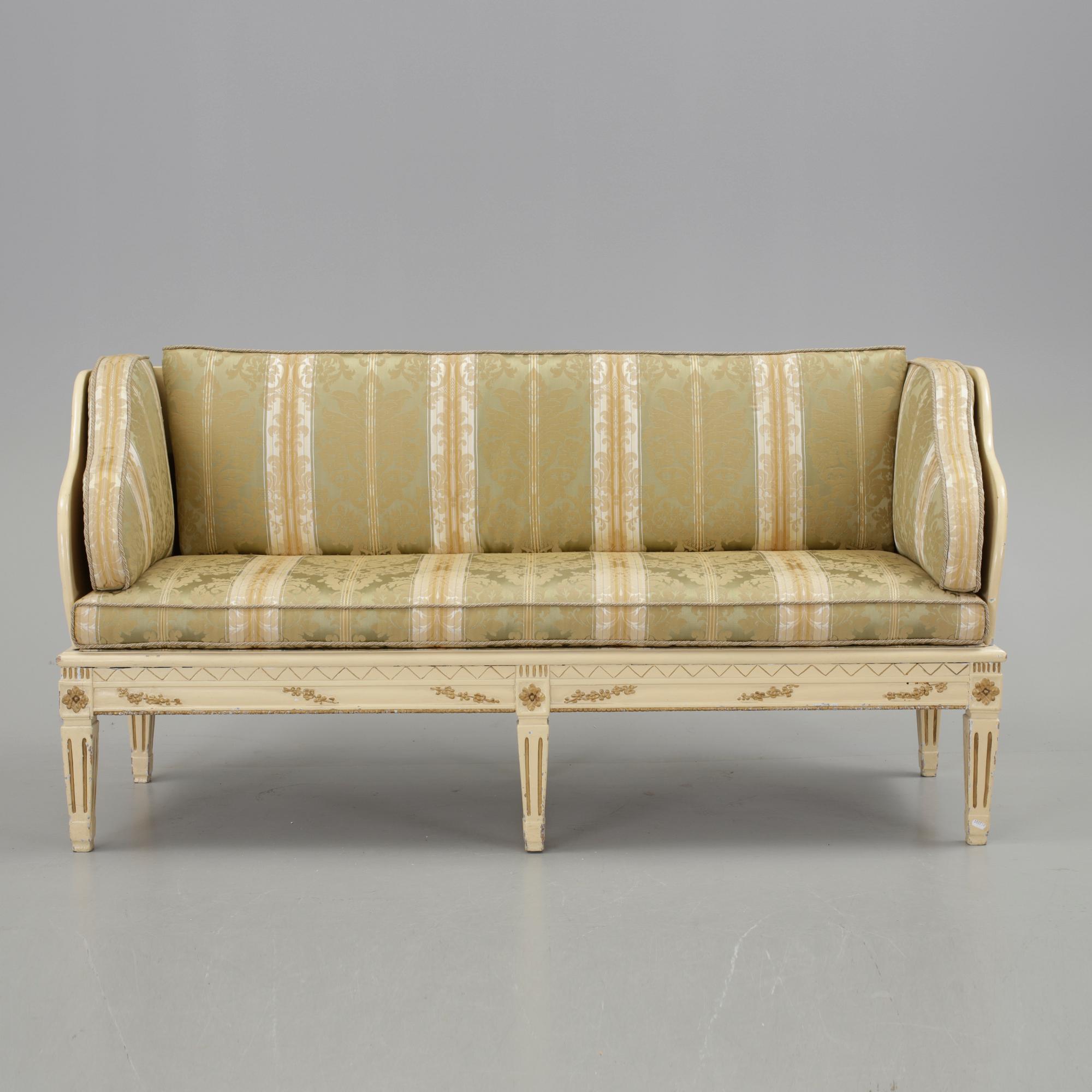 TRÅGSOFFA, sengustaviansk, 1800-tal.