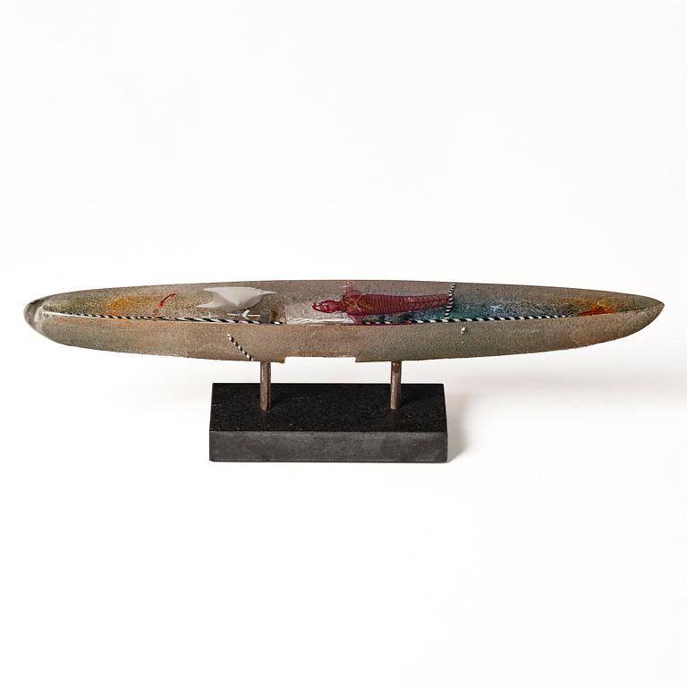 Bertil Vallien, skulptur, båt, sandgjutet glas, Kosta Boda 1992.