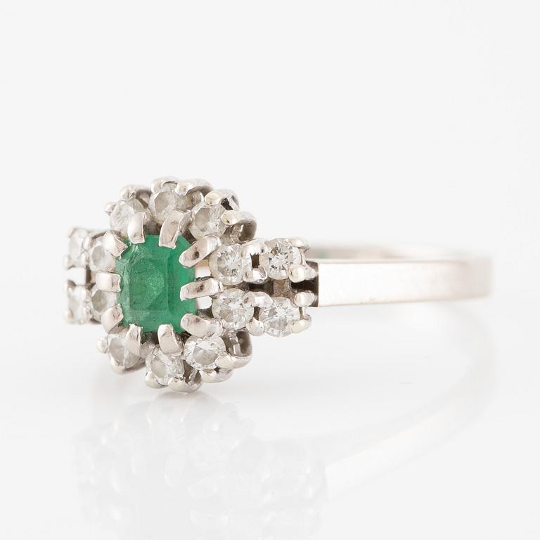 Ring, Evert Lindberg, 18K white gold with emerald and brilliant-cut diamonds.